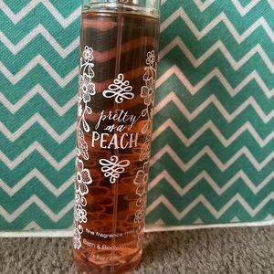 Bath & Body Works Fine Fragrance Mist in Pretty as a Peach